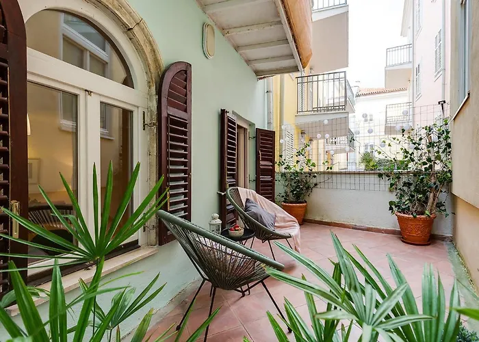 Anika Old Town Апартаменти